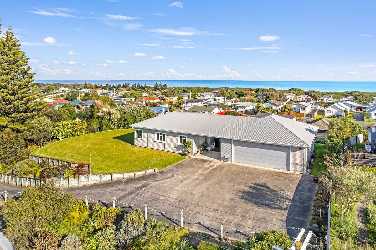 153 Cornfoot Street, Castlecliff, Whanganui - Carousel 1