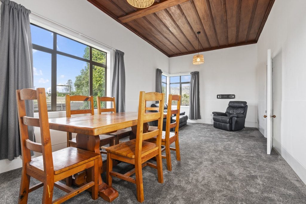 9 Nikau Street, Takaro, Palmerston North - Carousel 2