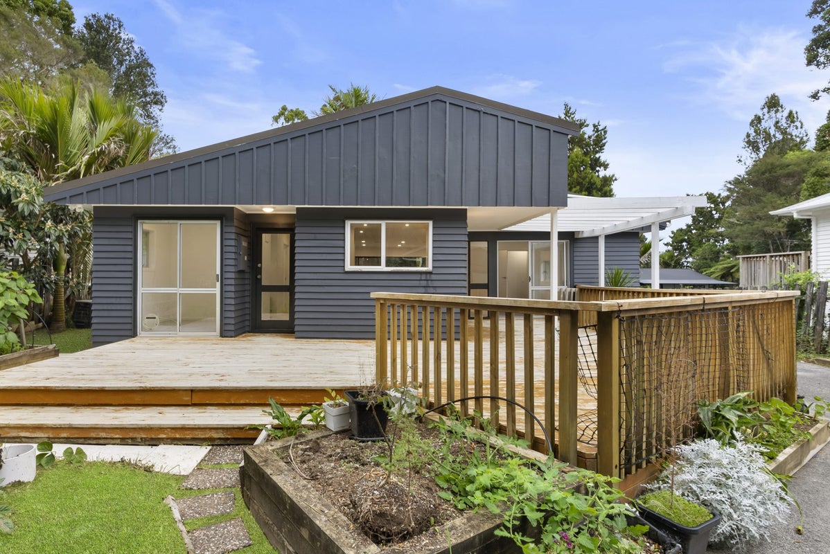 66 Waima Crescent, Titirangi, Auckland - Carousel 2