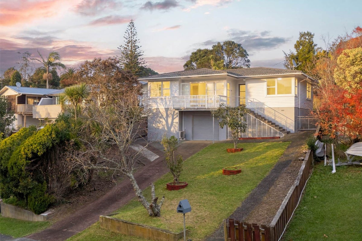 11 Bishopgate Street, Birkdale, Auckland - Carousel 2