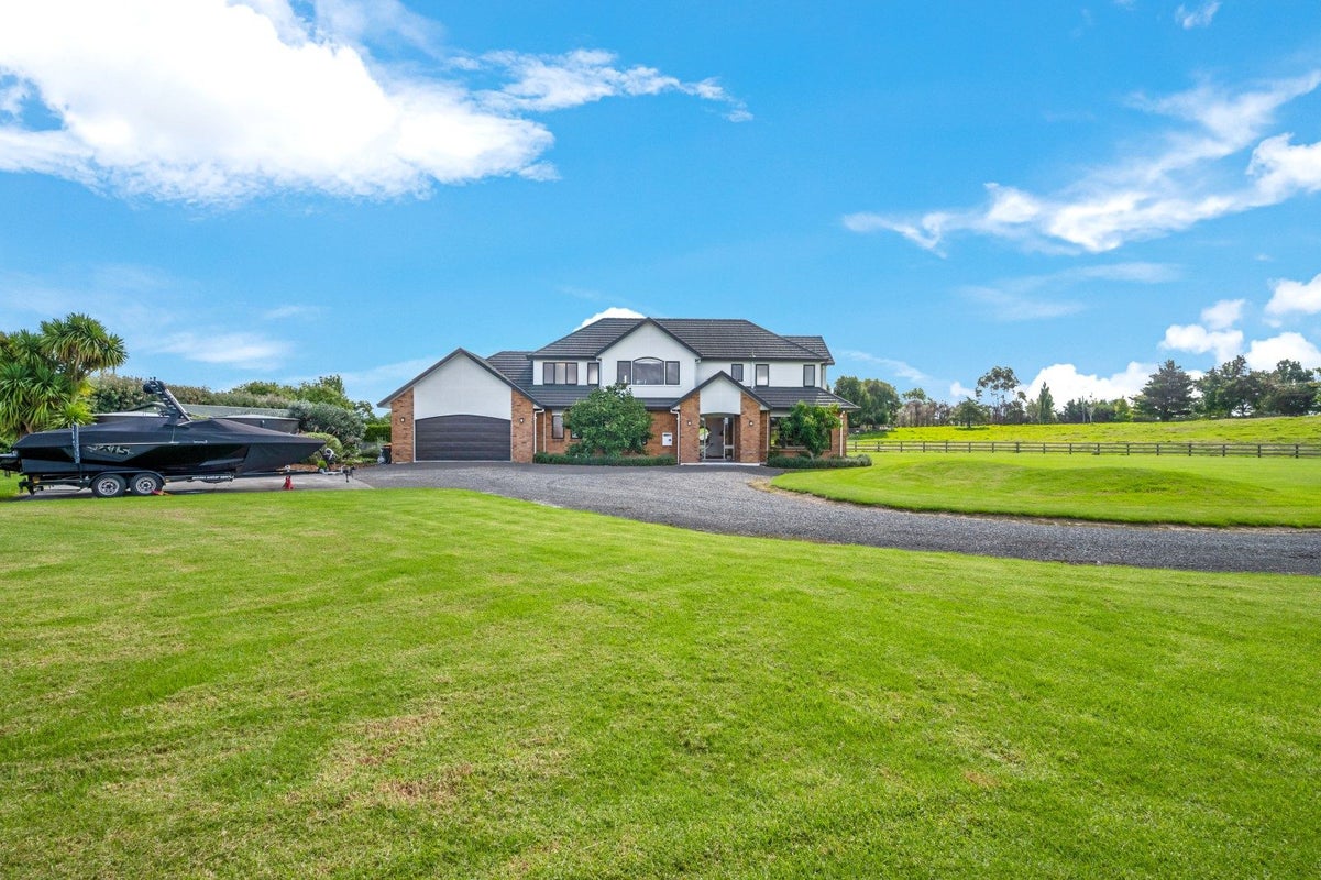 30 Clifton Road, Whitford, Howick - Carousel 1