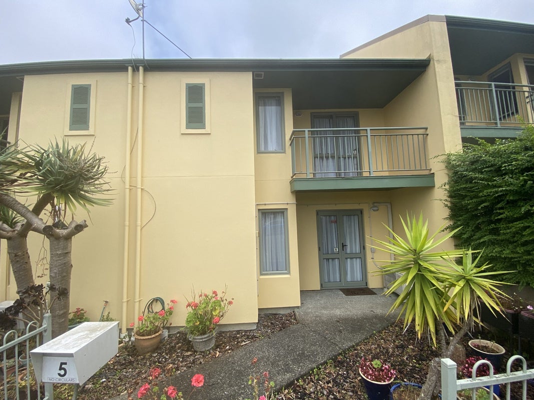 5 Mt Lebanon Lane, Henderson, Auckland - Carousel 1