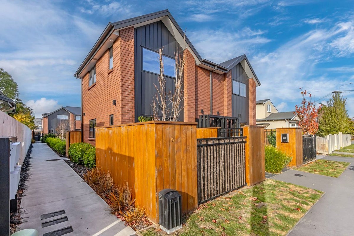 2/64 Longfellow Street, Sydenham, Christchurch - Carousel 2