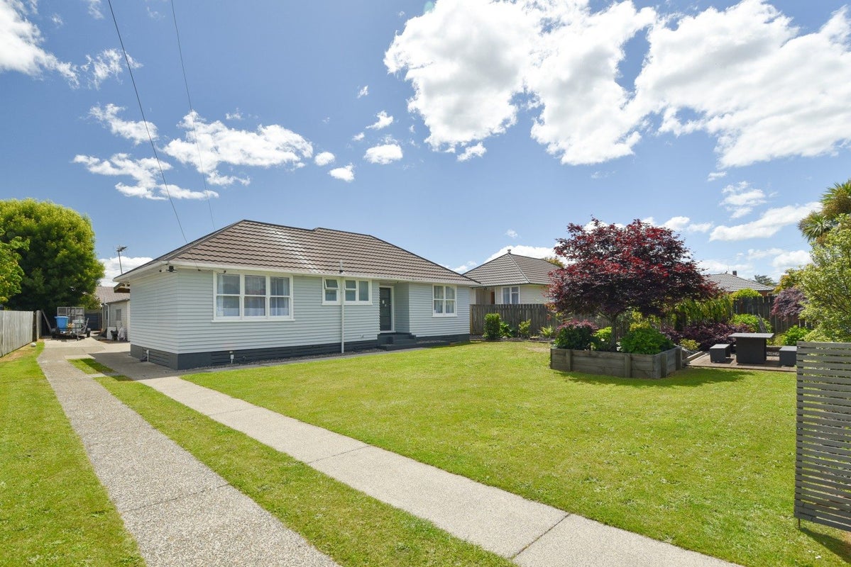 11 Puriri Crescent, Hillcrest, Rotorua - Carousel 1