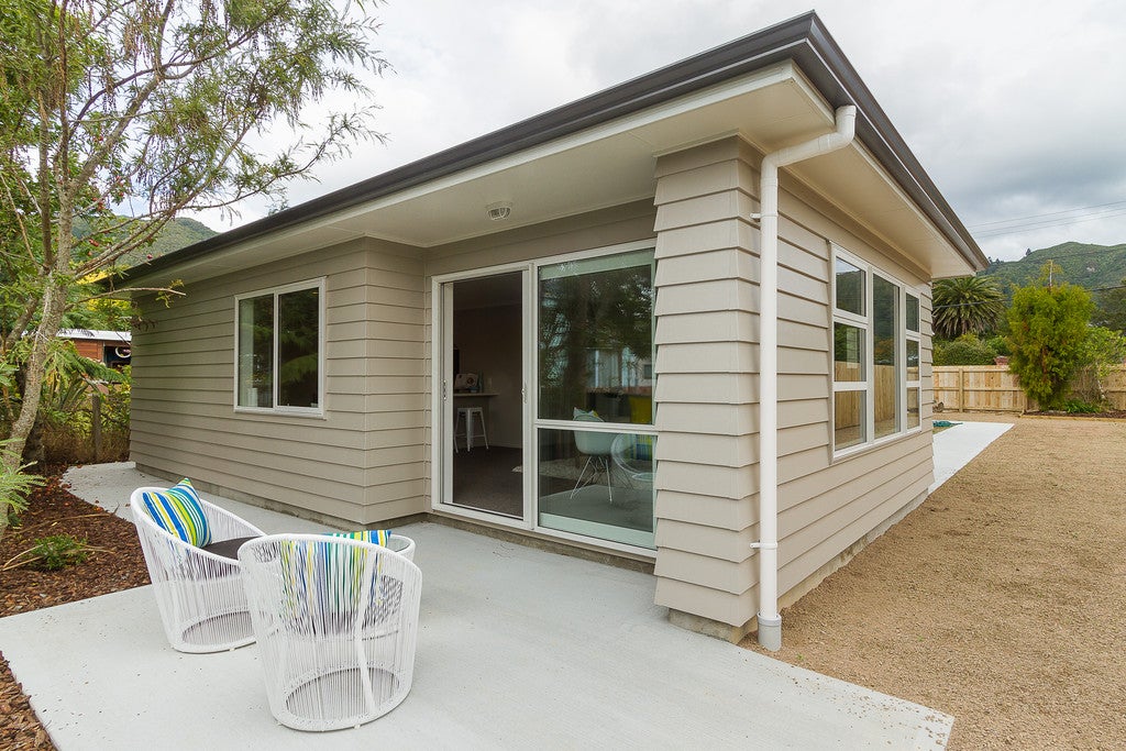 1 Manuka Street, Stokes Valley, Lower Hutt - Carousel 19