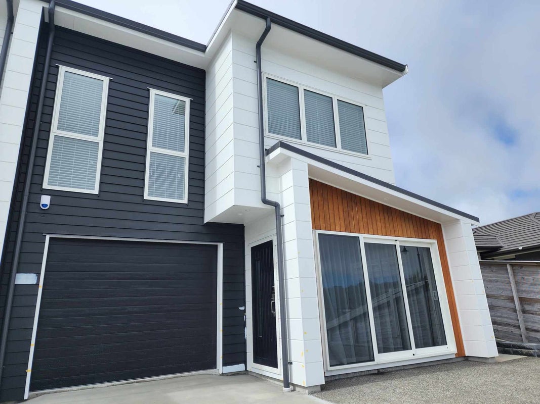 115 Queen Charlotte Drive, Aotea, Porirua - Carousel 2