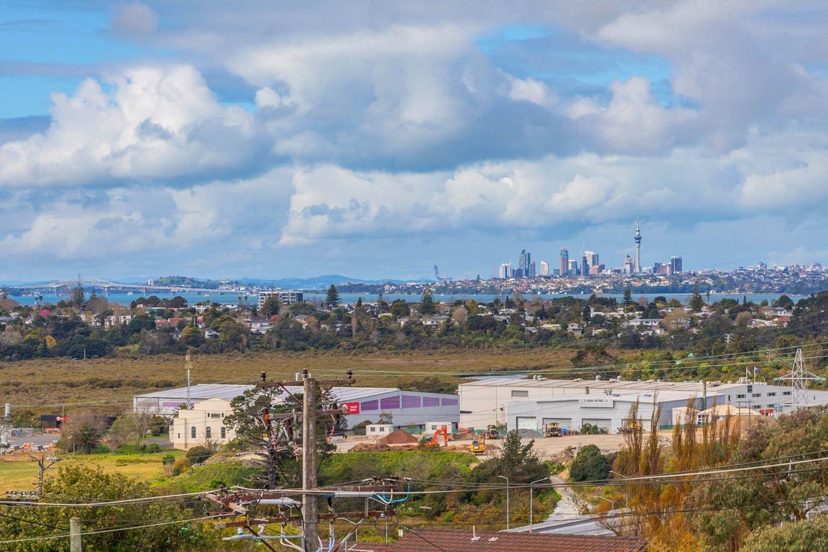 3/43B Waimumu Road, Massey, Auckland - Carousel 6