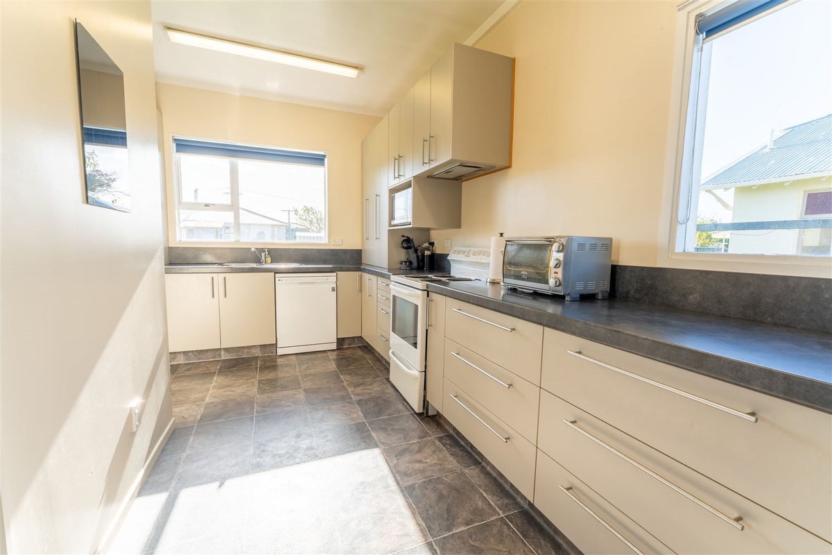 16 Foyle Street, Oamaru North, Oamaru - Carousel 2