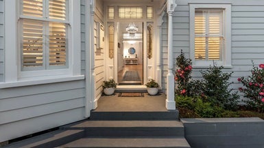 2A Waterview Road, Stanley Point, Auckland - Carousel 1