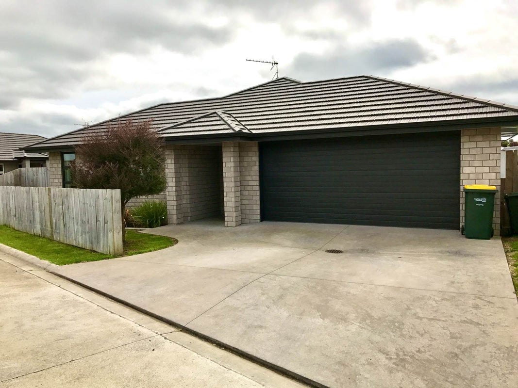 30 Fletcher Lane, Patumahoe, Pukekohe - Carousel 1