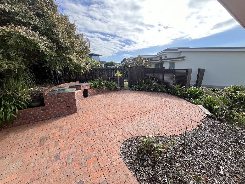 54 Beach Road, Castor Bay, Auckland - Carousel 11