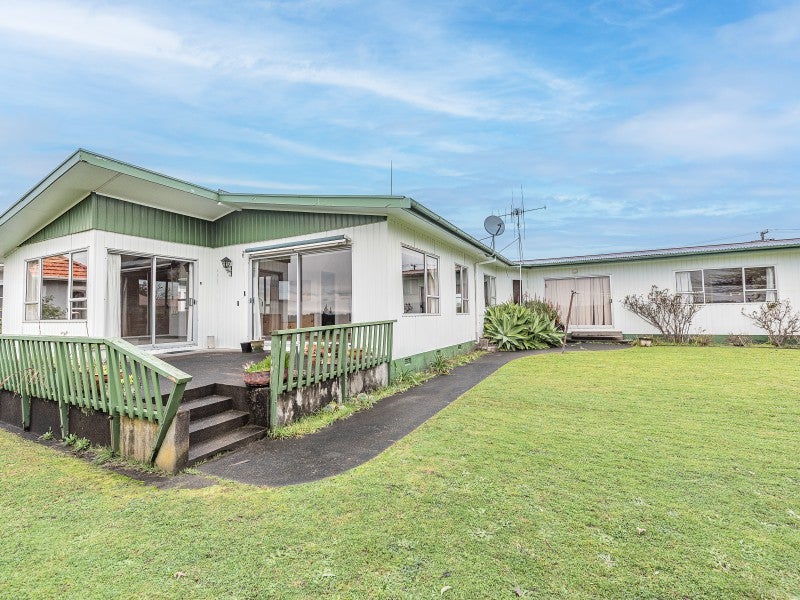 17 Stark Street, Durie Hill, Whanganui - Carousel 1