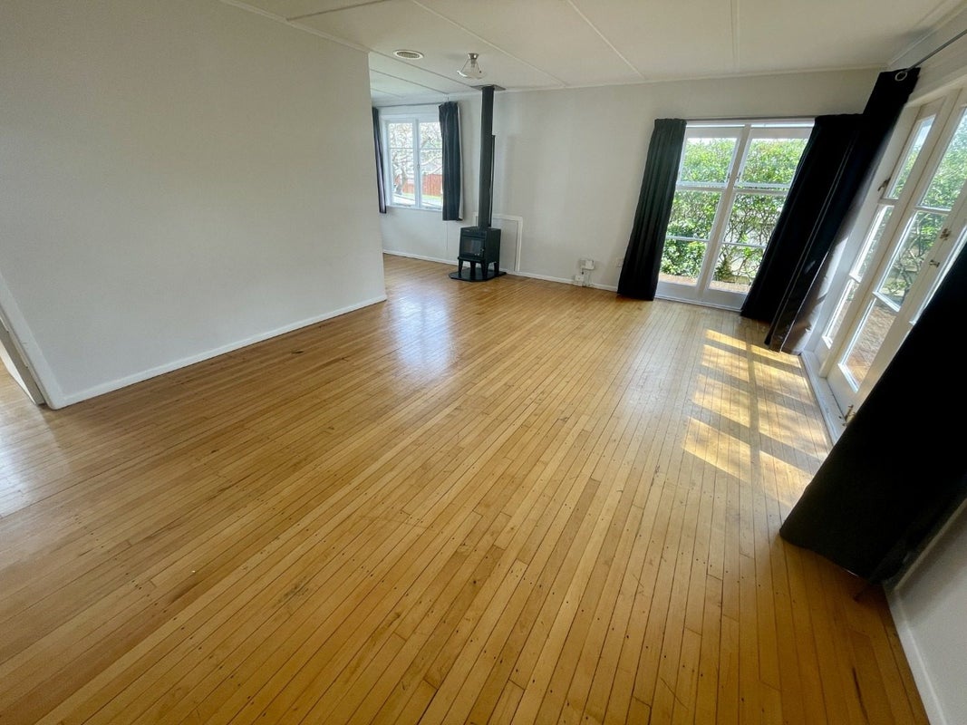 65 Cruickshank Road, Clouston Park, Upper Hutt - Carousel 2