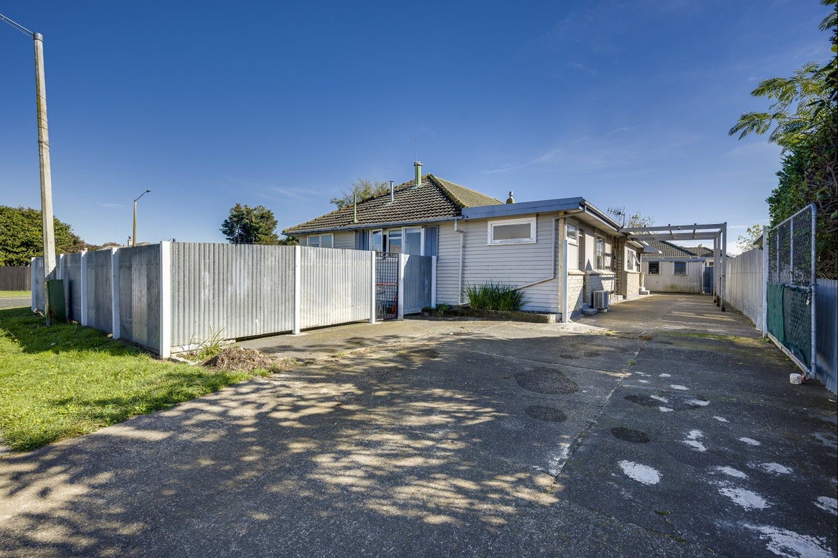 1240 Cunningham Crescent, Mayfair, Hastings - Carousel 14