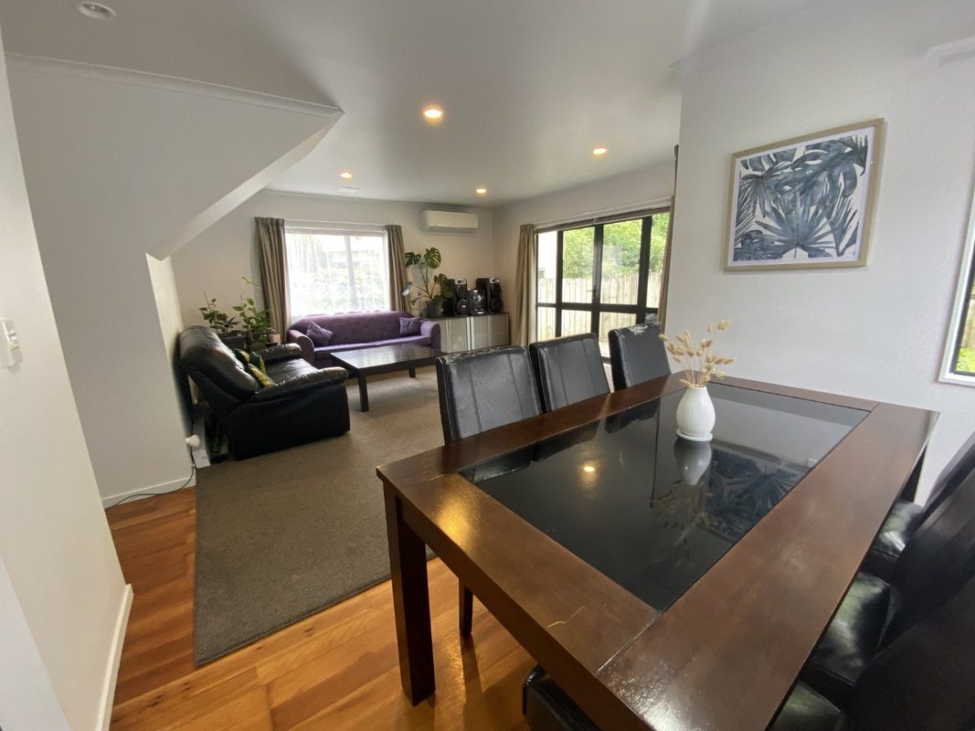 11 Duncan Street, Tawa, Wellington - Carousel 2