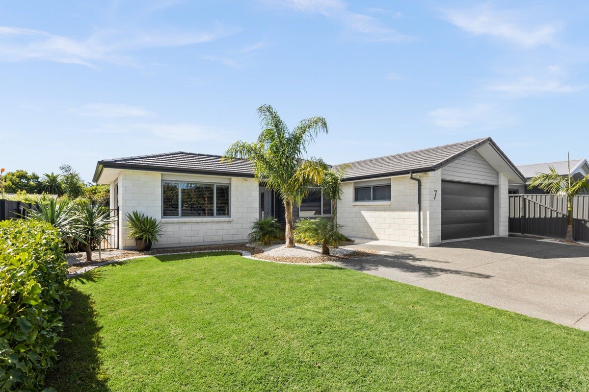 7 Percy Berry Place, Havelock North, Havelock North - Carousel 18