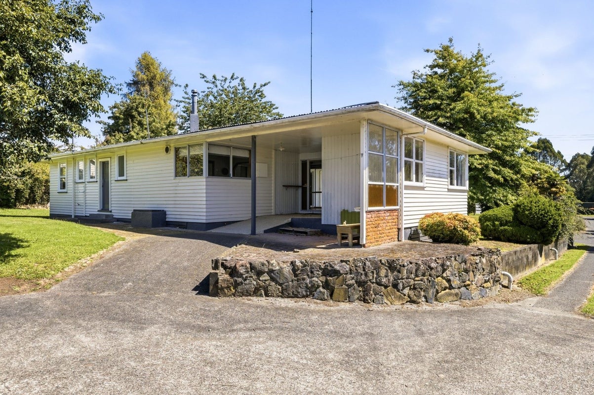 15 Oioi Street, Owhango, Owhango - Carousel 1