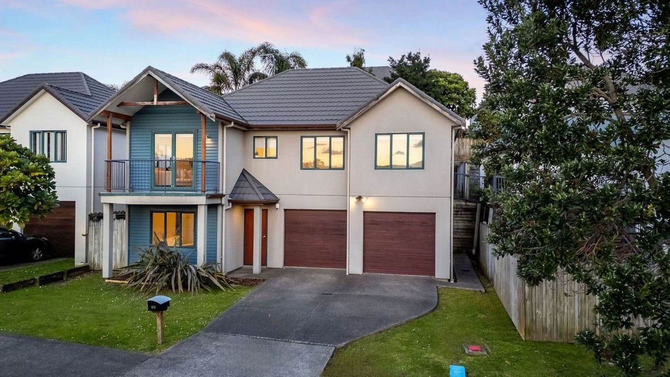 86 Fields Parade, Oteha, Auckland - Carousel 1