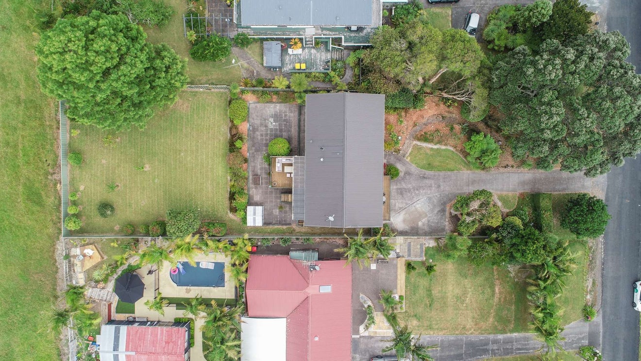 11 Grassmere Road, Henderson Valley, Auckland - Carousel 20