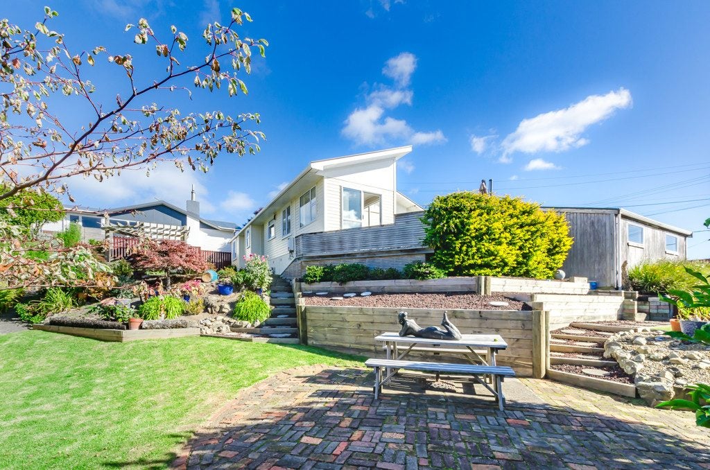 22 Gray Avenue, Paraparaumu Beach, Paraparaumu - Carousel 1