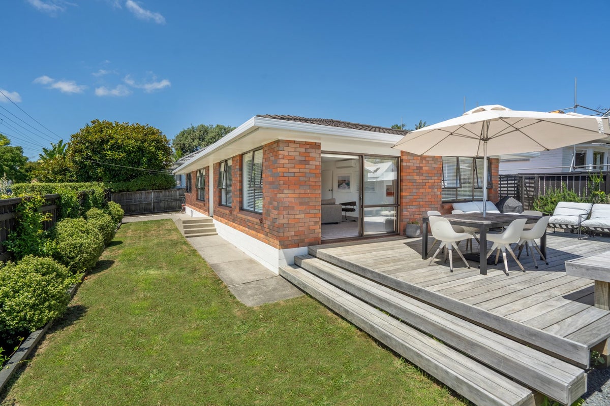 24B Regina Street, Westmere, Auckland - Carousel 2