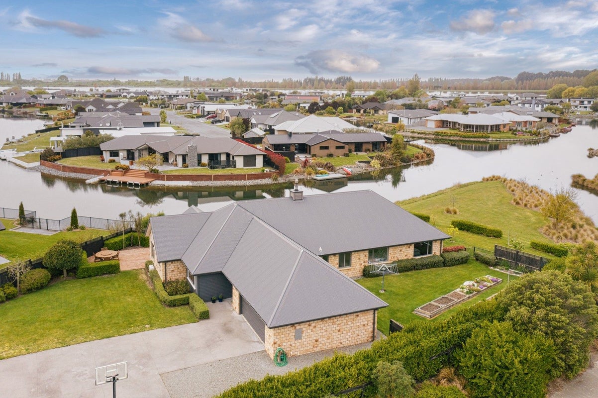 14 Trent Place, Huntingdon, Ashburton - Carousel 36