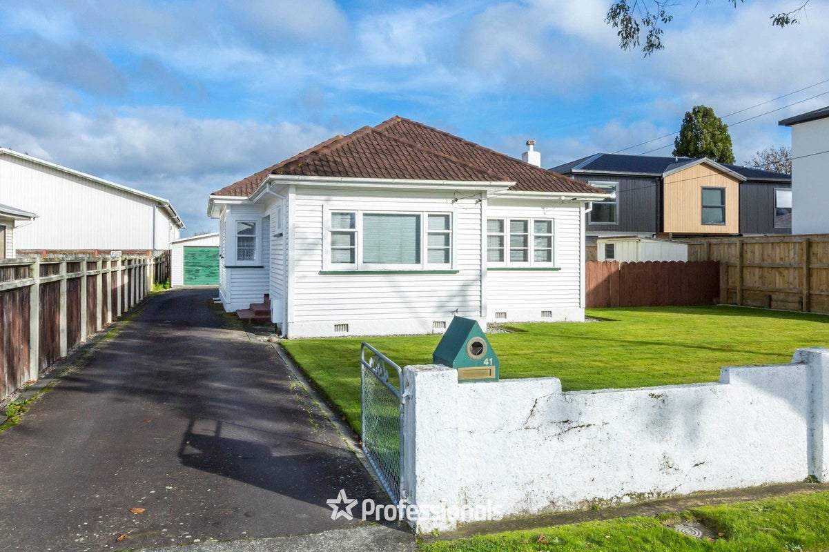 41 Whakatiki Street, Trentham, Upper Hutt - Carousel 1