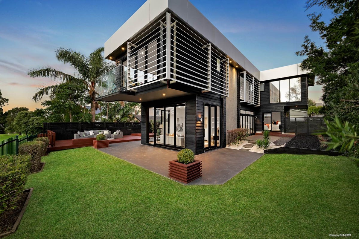 16 Appleby Road, Albany, Auckland - Carousel 1
