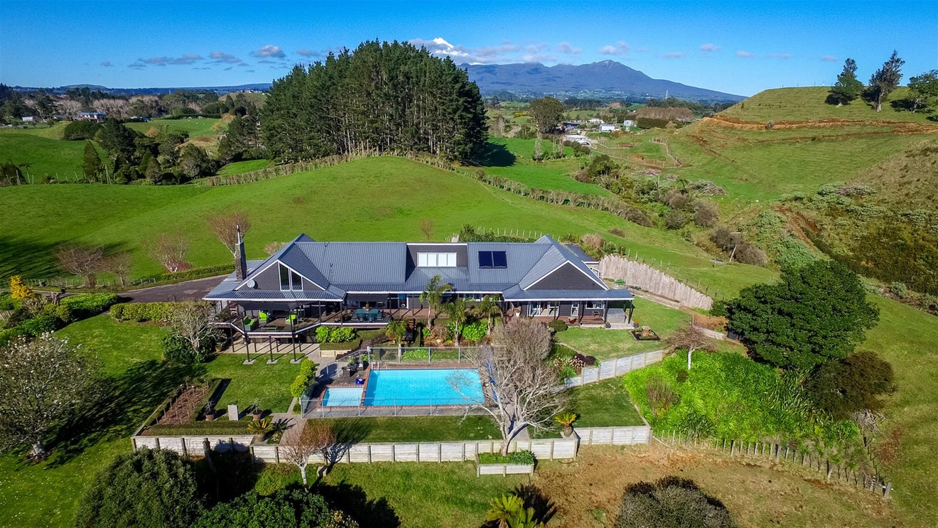 592A Frankley RD, Hurworth, New Plymouth - Carousel 1