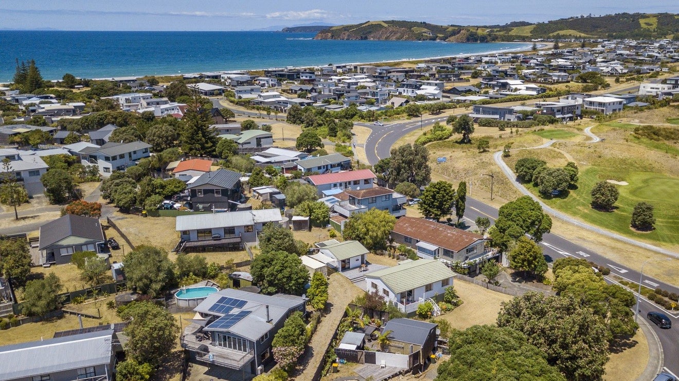 4 Pioneer Crescent, Warkworth - Carousel 15