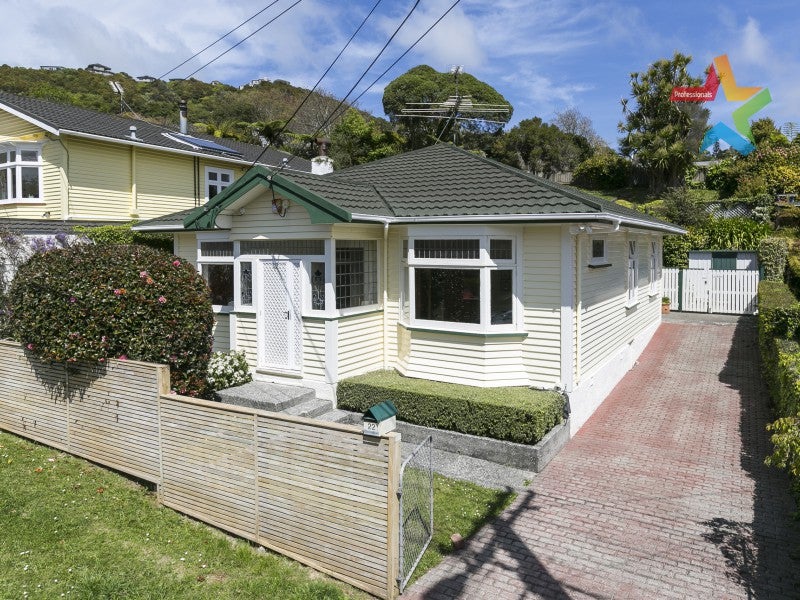22 Burrows Avenue, Karori, Wellington - Carousel 1
