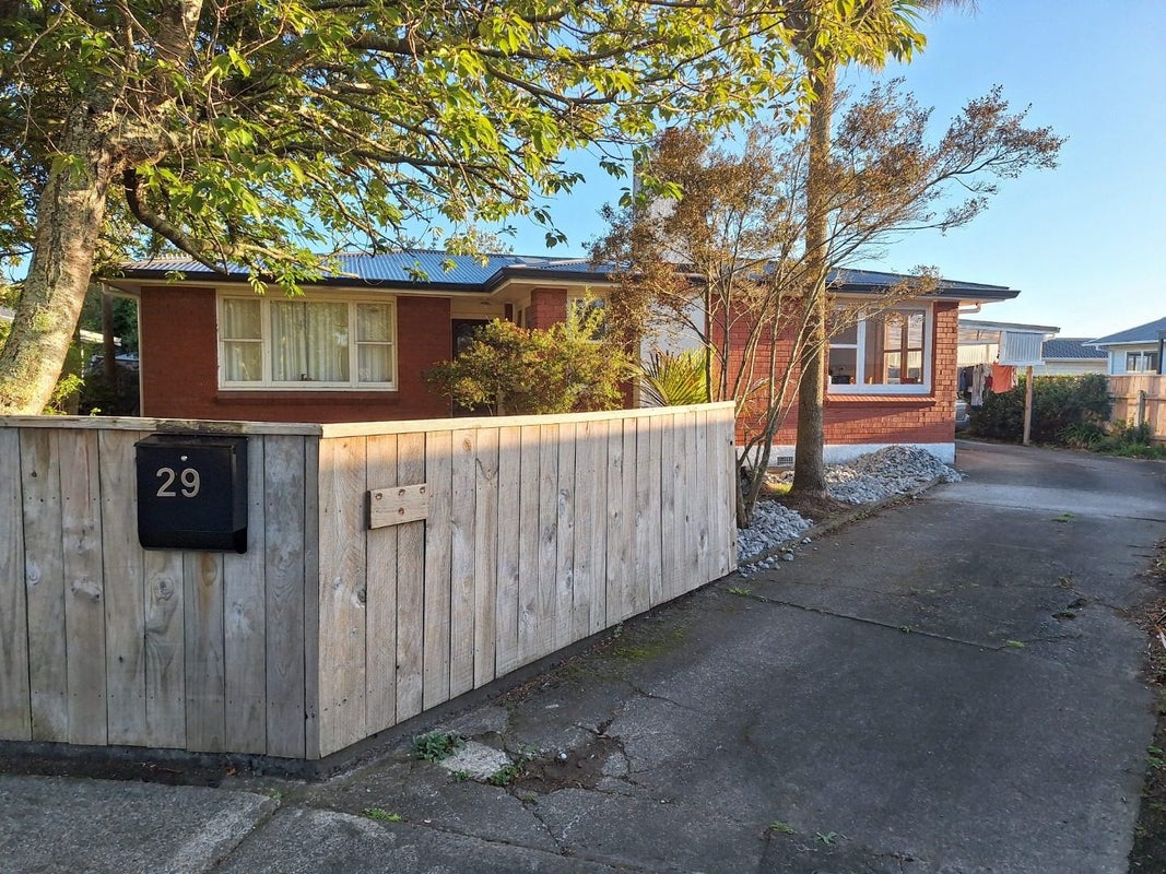 29 Leicester Street, Terrace End, Palmerston North - Carousel 1