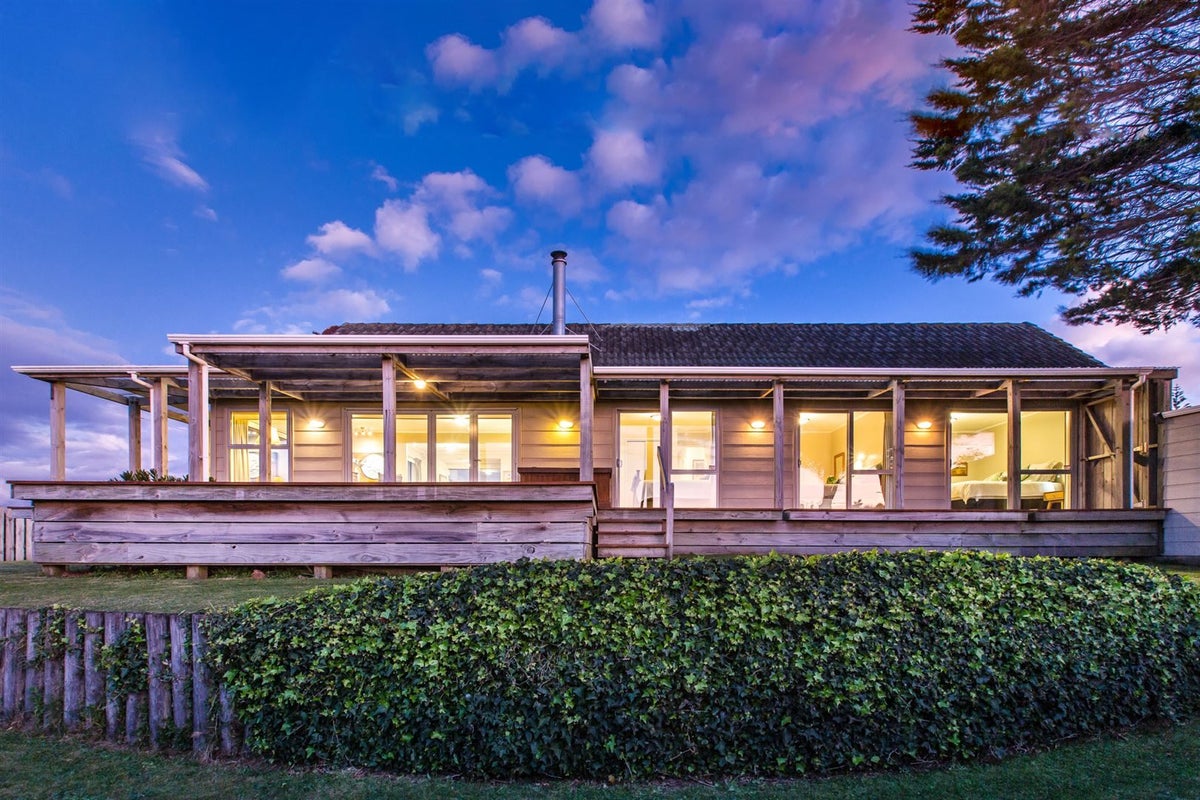 37 Tuna Terrace, Titahi Bay, Porirua - Carousel 2