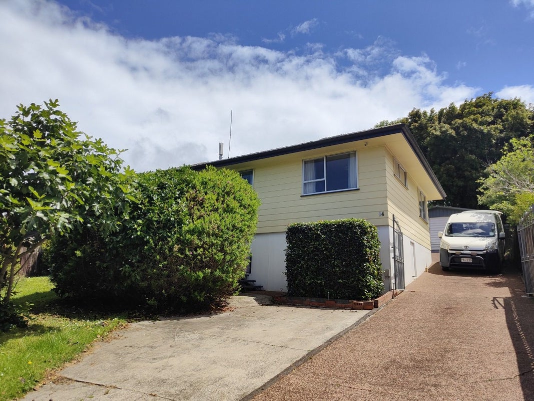 14 Flamingo Court, Goodwood Heights, Auckland - Carousel 2