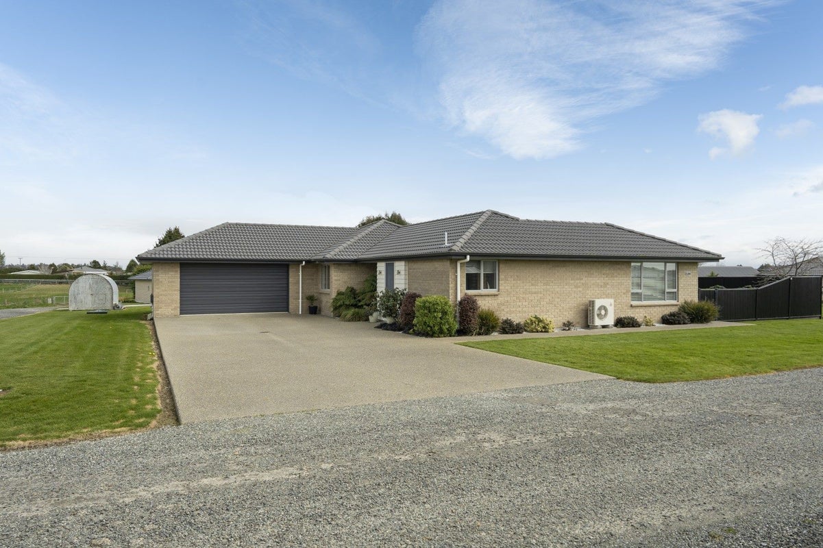 29 Majestic Chance, Seaward Bush, Invercargill - Carousel 1