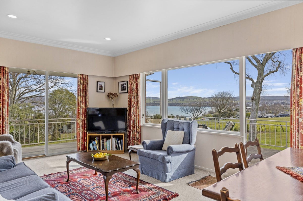27 Ngauruhoe Street, Hilltop, Taupo - Carousel 2