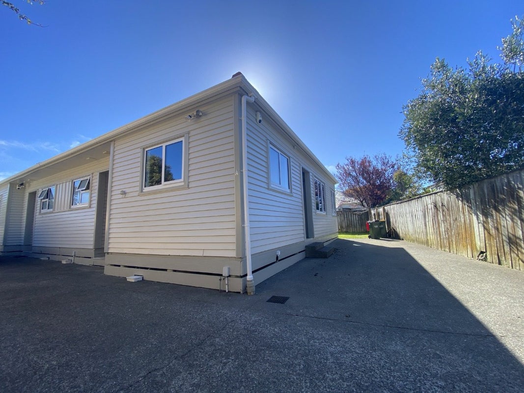 517 Riverside Drive, Fairfield, Lower Hutt - Carousel 12