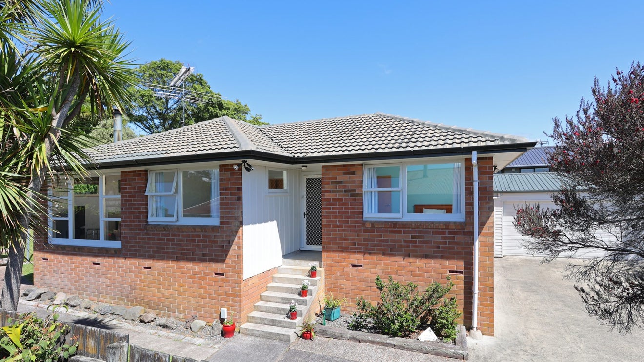 3 Tracey Terrace, Te Atatu South, Auckland - Carousel 2