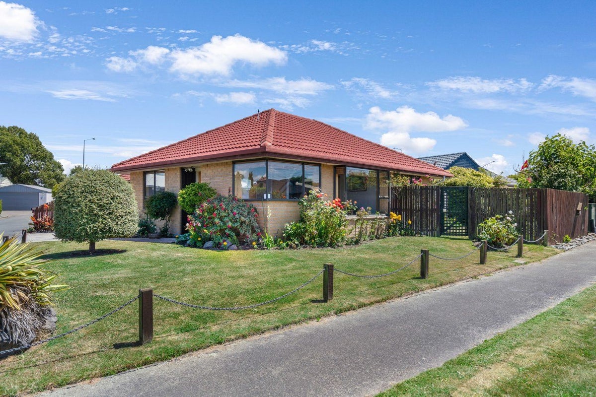 1/11 Dumfries Drive, Hei Hei, Christchurch - Carousel 2