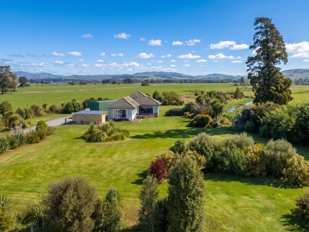 162 Para Road, Waihakeke, Carterton - Carousel 1
