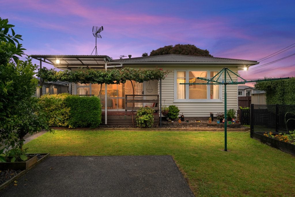 31 Walters Road, Takanini, Auckland - Carousel 1