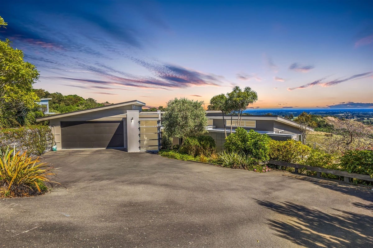 11 The Rocks, Kennedys Bush, Christchurch - Carousel 31