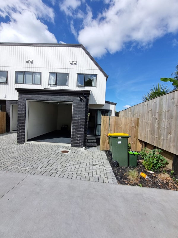 49D Riverton Drive, Randwick Park, Auckland - Carousel 2