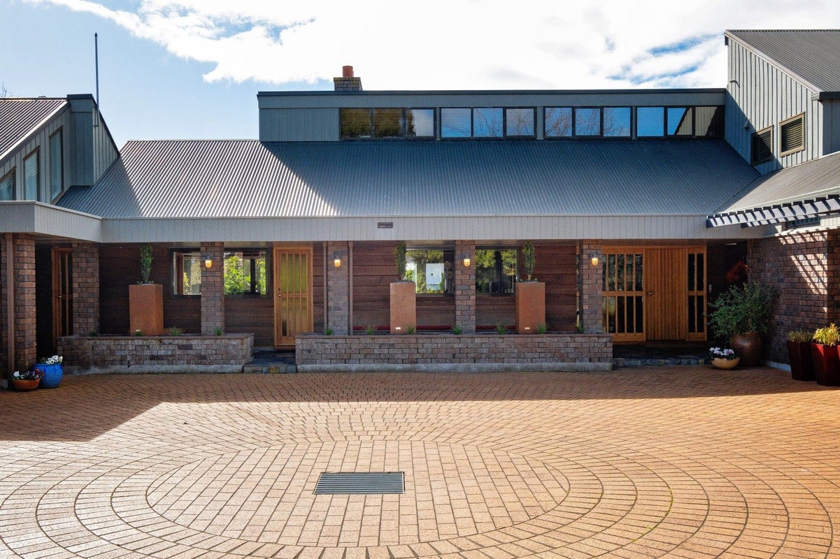 3 Ross Place, Greenmeadows, Napier - Carousel 2