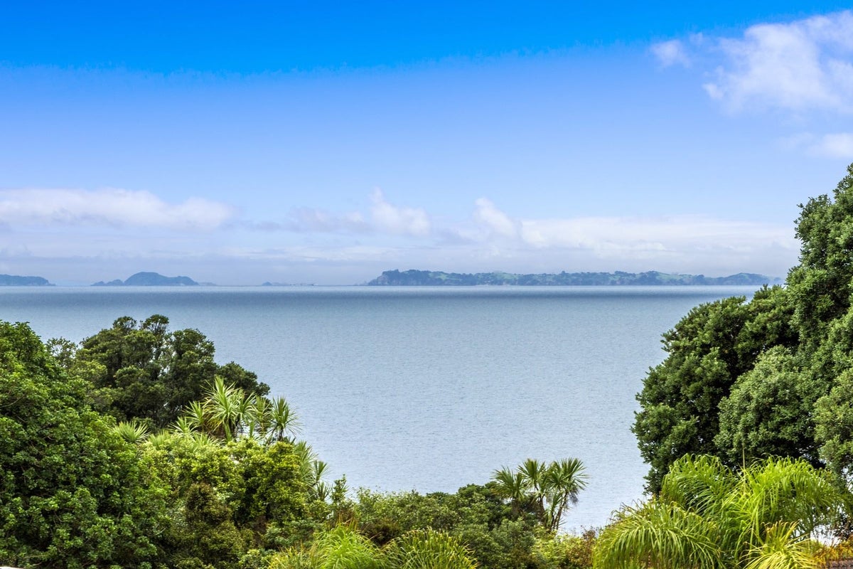 89 Churchill Road, Murrays Bay, Auckland - Carousel 1
