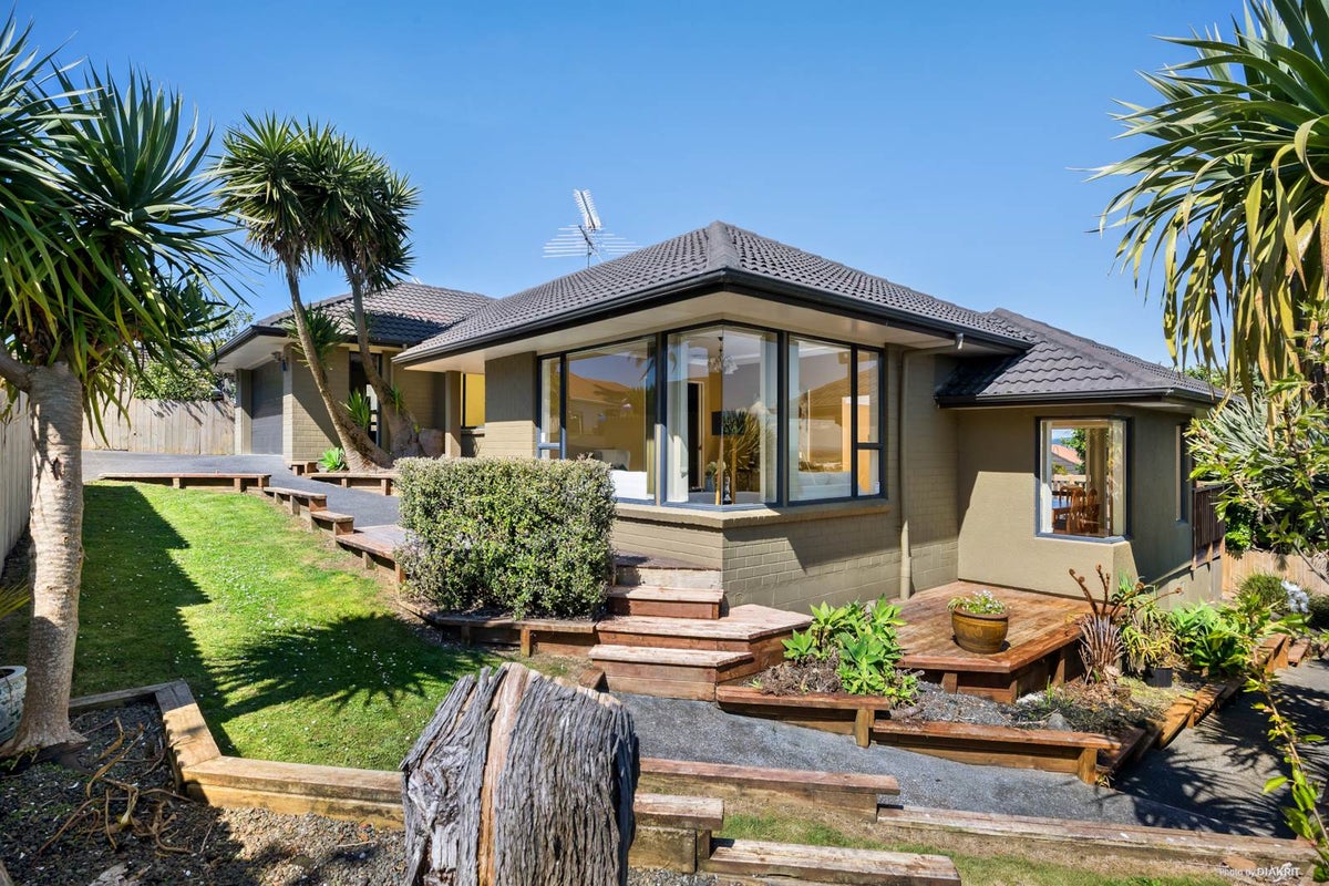 17 Pat O'Connor Place, Manurewa, Auckland - Carousel 1