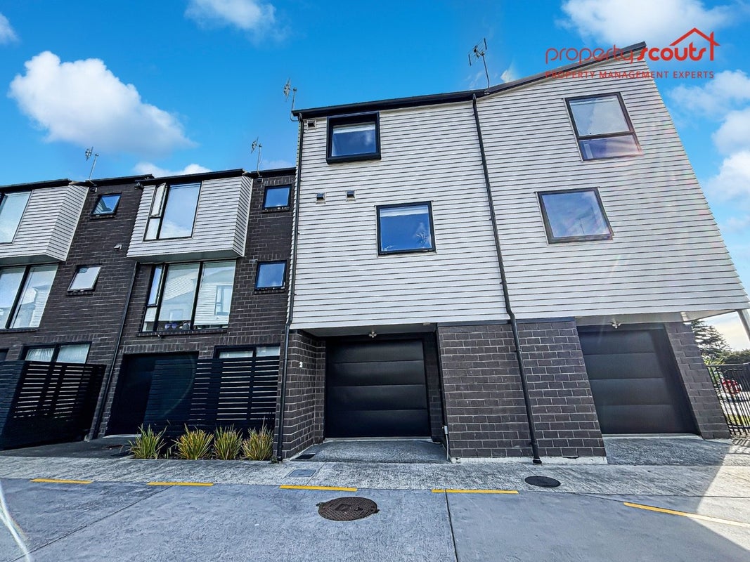 1/1 Fruitvale Road, New Lynn, Auckland - Carousel 11