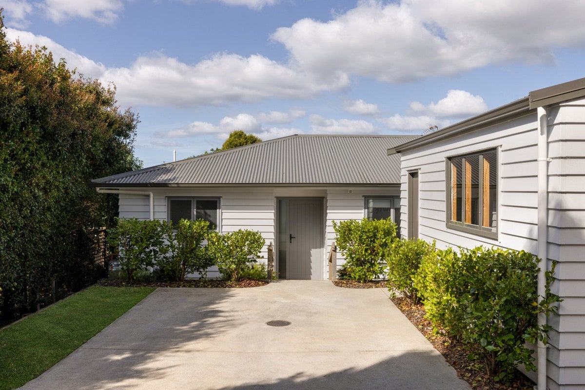 18 Dhami Way, Gate Pa, Tauranga - Carousel 1