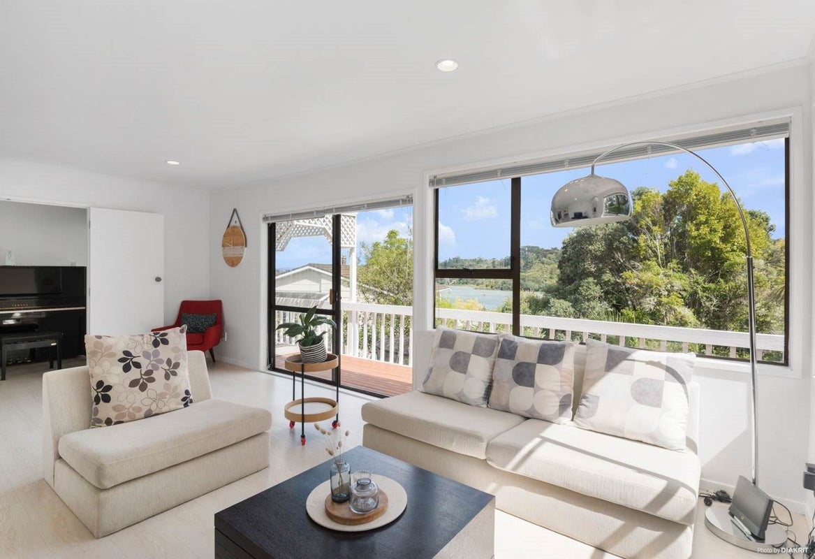 1 Standish Place, Bayview, Auckland - Carousel 2