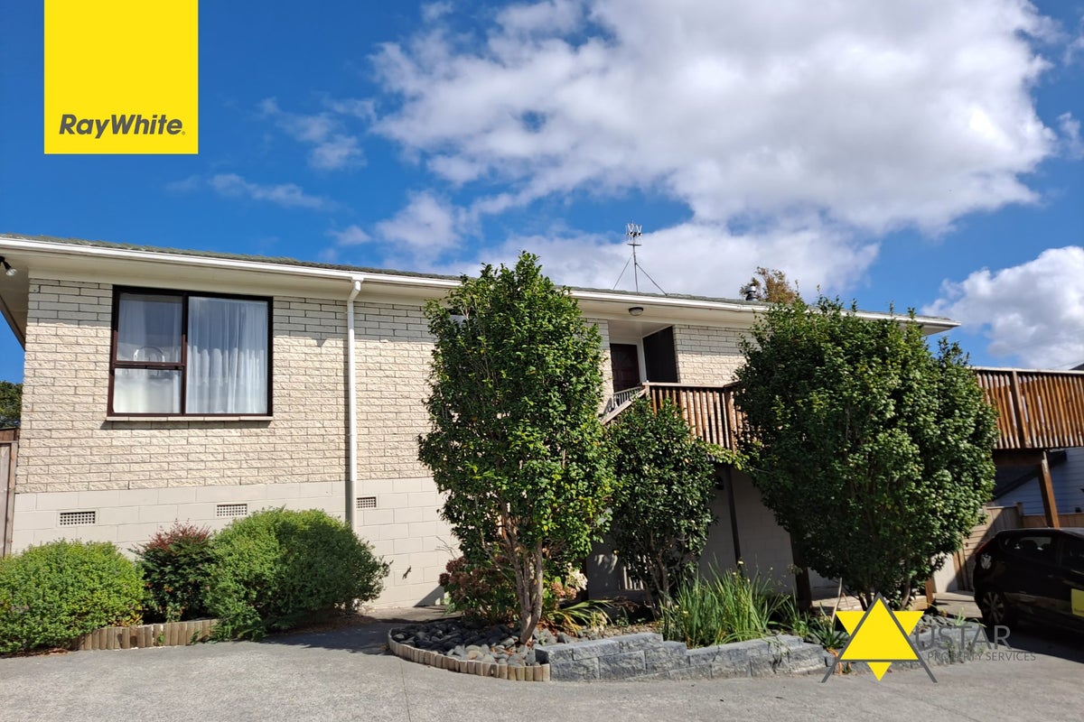 47 Reynella Drive, Massey, Auckland - Carousel 1